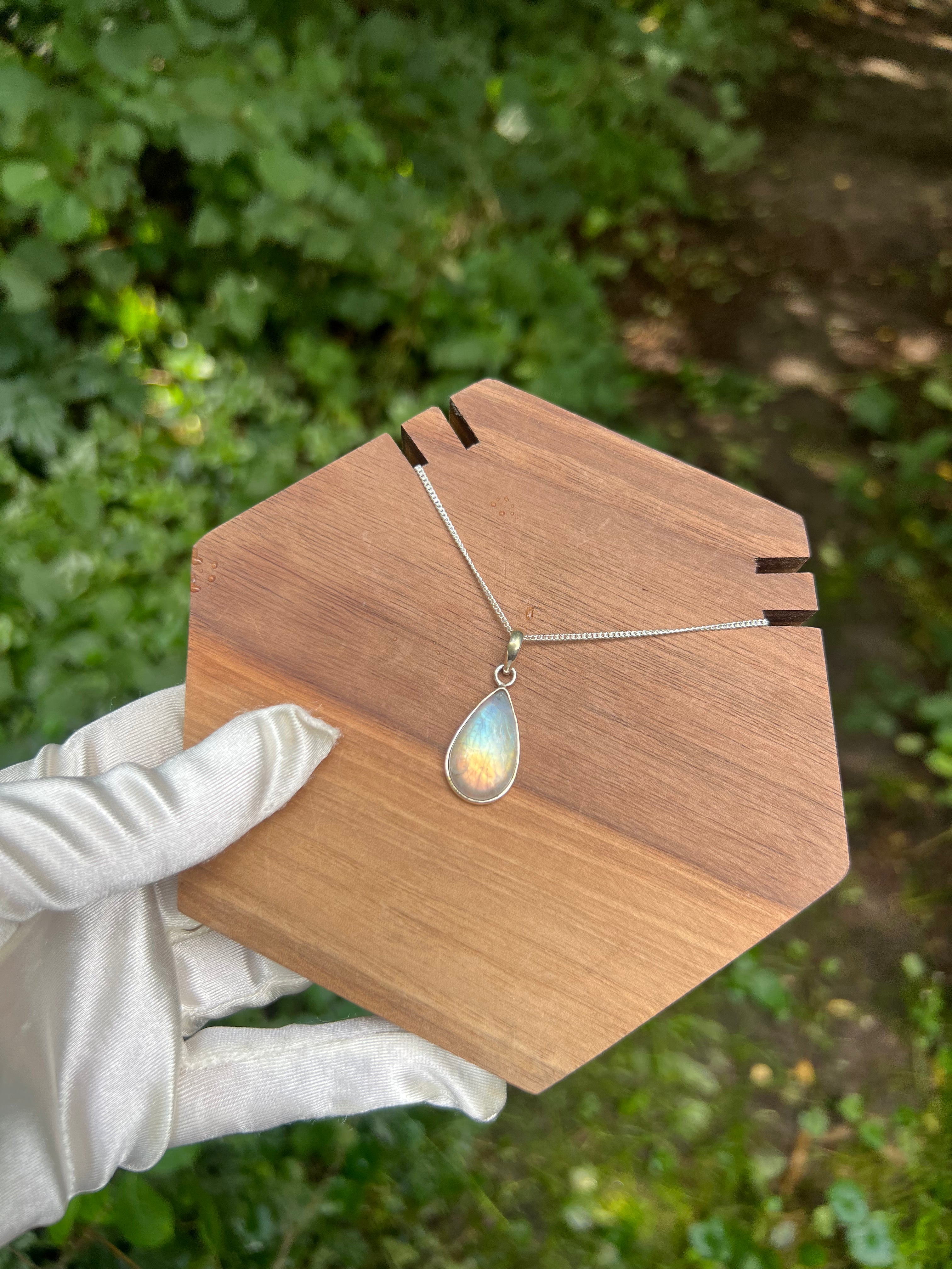 Zenvya - Regenboog Maansteen Ketting No 27  - One of a Kind - 925 zilver