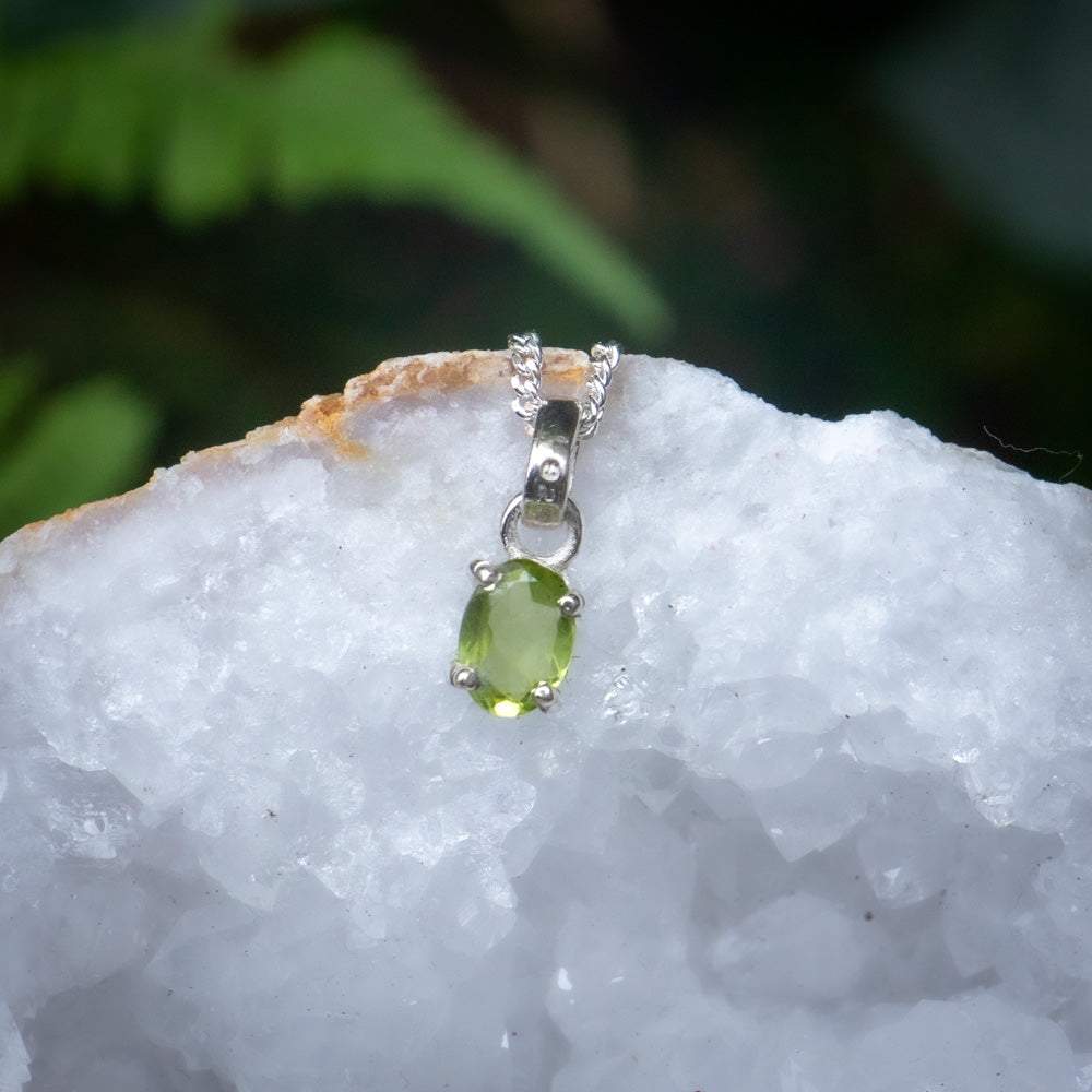 Peridot-Halskette – 925er Sterlingsilber – echter Edelstein – nickelfrei